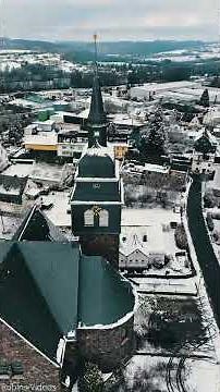 Ein Drohnenflug über die Schneelandschaft | Robins Videos | DJI Mini 4 Pro | #shorts