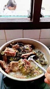 Delicious pork bone soup mixed with salted mustard greens #porkbonesoup #deliciousfood #kamangngk...