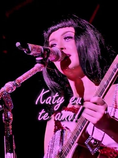 Katy Perry got divorced from the text