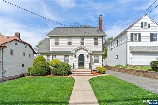 42 Heights Rd, Clifton, NJ 07012 - MLS 25015251 - Coldwell Banker