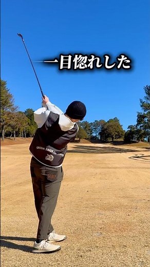 GEM's stylish golf wear is recommended this winter. The combination of a hoodie and a vest is irr...