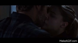 The 5th wave   Kissing scene on Make a GIF