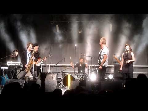 Plastic Bertrand - Ca Plane Pour Moi (Live in Montreal)