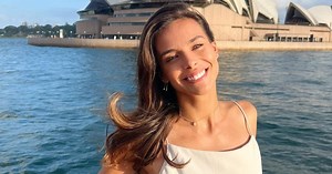 Marine Lorphelin (Miss France 2013) : cette robe sensationnelle au décolleté fendu, dans laquelle la reine de beauté fait sensation