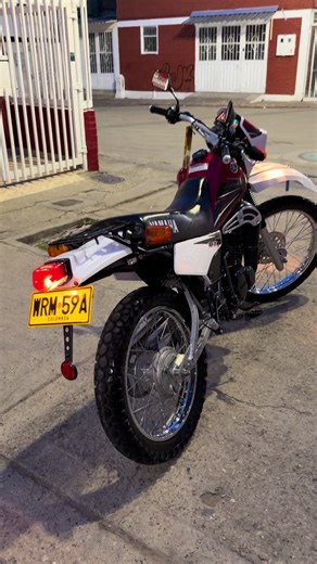 Yamaha DT 125 — Sonidos y pasión por la moto clásica
