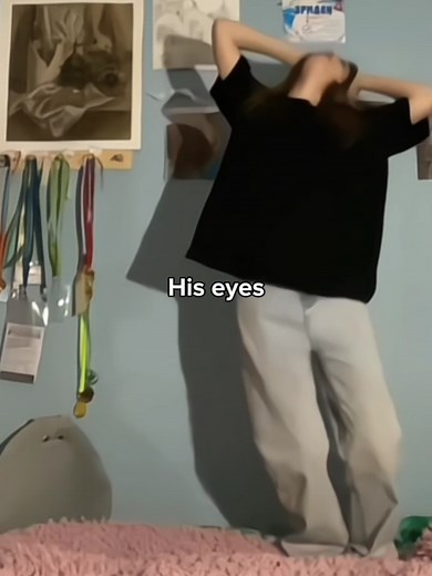 Creative New Jeans Edits Using CapCut Velocity