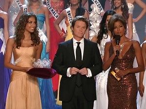303K views · 4.6K reactions | What a SPECIAL moment during the 2009 MISS UNIVERSE Competition  | Miss Universe | Facebook