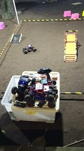 senangnya bermain mobil remote #shorts #shortvideo #mobilremot