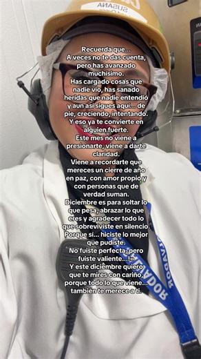 Recuerda que... A veces no te das cuenta, pero has avanzado muchísimo. Has cargado cosas que nadie vio, has sanado heridas que nadie entendió y aun así sigues aquí... de pie, creciendo, intentando. Y eso ya te convierte en alguien fuerte. Este mes no viene a presionarte, viene a darte claridad. Viene a recordarte que mereces un cierre de año en paz, con amor propio y con personas que de verdad suman. Diciembre es para soltar lo que pesa, abrazar lo que eres y agradecer todo lo que sobreviviste e
