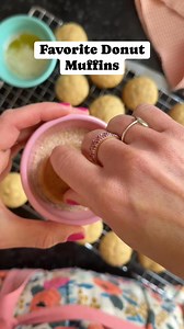 With a texture and flavor similar to cake donut holes, these Donut Muffins are seriously easy and so delicious. Start to finish, you can be enjoying these with the kids in under 30 minutes! https://www.yummytoddlerfood.com/donut-muffins/ | Yummy Toddler Food