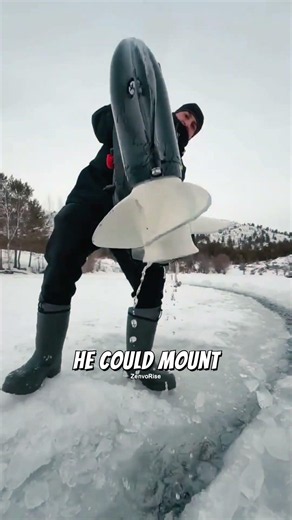 He Turned a Frozen Lake Into a Spinning Island! 😱 (@FOREL.VKO)