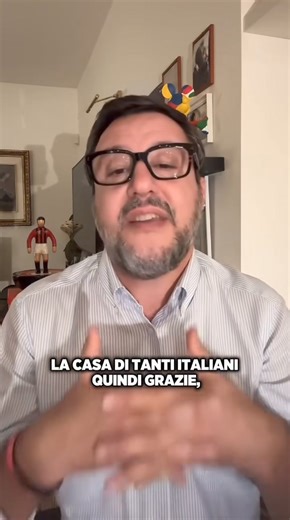 Difendere i confini NON È un reato. L’ho fatto e lo rifarei, con la testa alta e l’orgoglio di aver mantenuto la parola data a milioni di italiani, passando dalle parole ai fatti. Grazie di cuore agli oltre 100MILA cittadini che hanno firmato ai gazebo e stanno continuando a firmare online su legaonline.it/iostoconsalvini. La vostra vicinanza mi dà una forza incredibile. Domani ci ritroveremo insieme a migliaia di persone sul pratone di #Pontida24, per ribadire con determinazione che difendere l