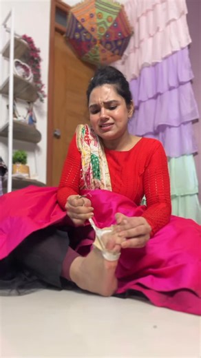 ᎷᎬᎶᎻᎯ ♑ on Instagram: "Getting UNready at 7am 😭 after Whole-night Garba #navratri #garba #unready #unwind"