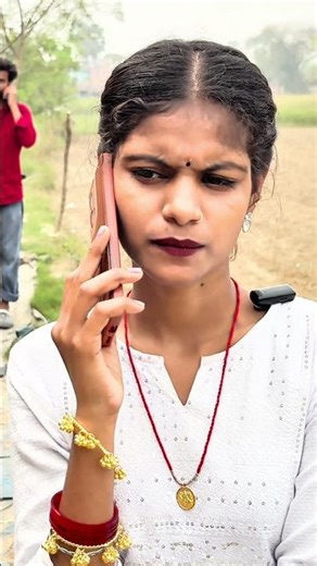 Pakad liya 🤣 #comedy #shortsfeed #ytshorts #funnymemes #shorts #trending #girlfriend #viralshorts