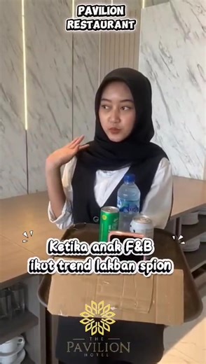 Service bukan sekedar antar makanan, tapi soal menghadirkan kenyamanan dan kesan tak terlupakan, senyum tulus sigap bantu dan hapal menu adalah kuncinya!#hospitality #service
