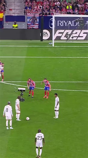 fan's Réaction 🥰🤩#challenge #goal #edermilitao #REALMADRID #REALMADRIDFC