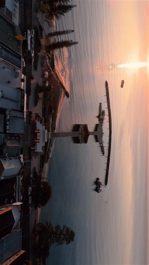 Golden light, glassy water and one of the most iconic views in Moreton Bay, there’s nothing quite like sunrise at Redcliffe Jetty 🌅 Early mornings here are pure magic. The sky lights up, the pelicans glide by and the world feels calm for just a moment. Start your day with a stroll, a coffee by the water and a delicious breakfast at one of the cafés along Redcliffe Parade. 📸 @liliroesselphotography #visitmoretonbay Visit Brisbane Visit Queensland, Australia | Visit Moreton Bay