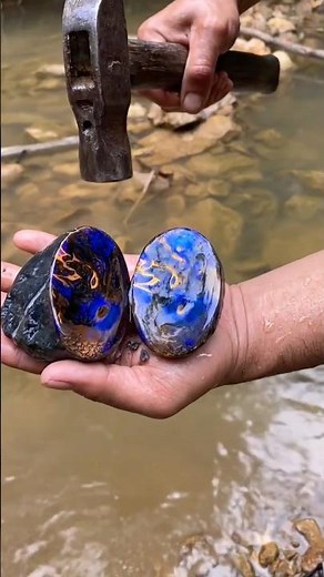 Blue Opal with Golden Lines Inside 💙✨ A Natural Masterpiece Revealed