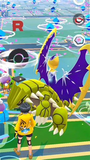 😲🫢No Way! Wild legendary spawns with boosted shiny at safari zone.