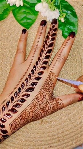 back hand leaves mehndi design 😍 #shorts #diy #youtubeshorts #viral #trending #henna