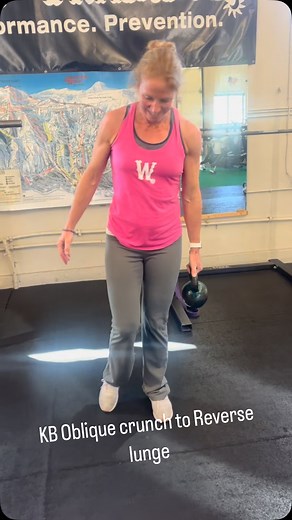 Video of the Week with Coach Crystal! Oblique crunch to step back lunge with balance This is a great stabilizer/balance exercise. It braces the core and stabilizes the ankle and knee. The goal is to balance, fire the glutes, and create stability from the core down. | Wright Training