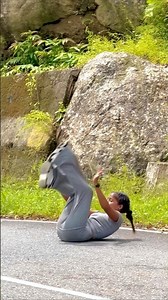 Split Queen 😱 #fitness #yogae #yogaskills ￼