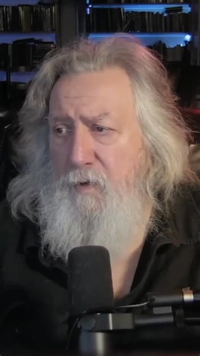 What’s the real purpose behind Stonehenge’s alignment? It’s not random. The entire structure is designed around one thing: the rising sun on the summer solstice. That axis? It lines up perfectly with a marker stone in the distance—called the Heel Stone—and cuts right through the heart of the monument. This isn’t just architecture. It’s ancient sky science. Geometry. Astronomy. Ceremony. And possibly something more. | The Randall Carlson