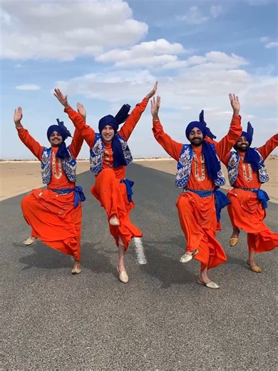 Bhangra 🇮🇳 w/ @purebhangradxb | white people dancing
