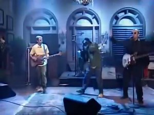 ELVIS COSTELLO & BEASTIE BOYS - Radio Radio (Live 1999) | ruidos estranhos