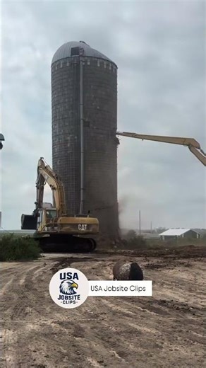 Construction fail #ConstructionFail #JobSiteFail #HeavyEquipmentFail #BackhoeFail