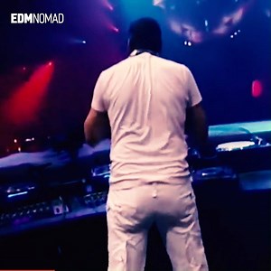 Tiësto with the 'Tell Me Why' classic rocking the arena at Sensation White! Do you miss Sensation White? ♥ | EDM NOMAD