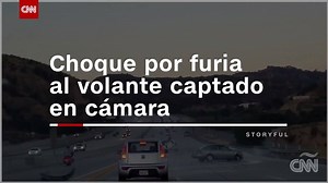 FURIA AL VOLANTE Impresionante choque por furia al volante captado en cámara. ¿Qué pasó después? Mira el video completo: http://cnn.it/2rLl0NQ | CNN en Español