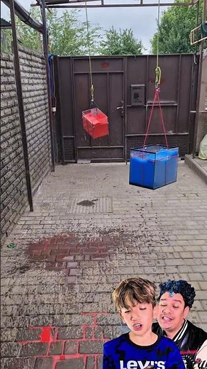 Blue vs red 😱 Which is your favorite color?