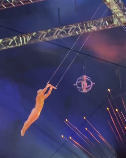 heart racing fireworks sequence ❤️‍🔥 🤸 IG @juliocezar_ofc & @_geilsonsantana & @fabio_farfan & @ammedtuniziani & @luizfelipetvr_ | Cirque du Soleil