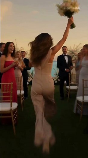 Bukiet? Może. Kombinezon? Nigdy. 💐✨ | Elegancki kombinezon na wesele