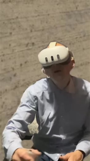 Pilot Fail: Oculus Quest 3 Edition. Tried landing a WW1 fighter in VR… let’s just say my 8-bit self would be proud. #reelsvideo❤️ #oculusquest3 #metagaming #pilotlifestyle #vrgaming #landings | Do Peditz | Facebook