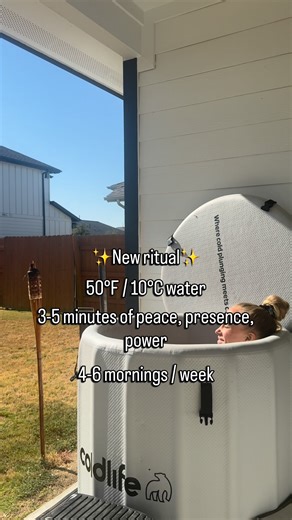 50 degrees water and up to 5 minutes. Dopamine, nervous system reset and reduced inflammation is why I do it. But the real benefit is learning to stay calm in chaos I remember who I am in the stillness✨ Do you cold plunge? | Sarah Bäckman