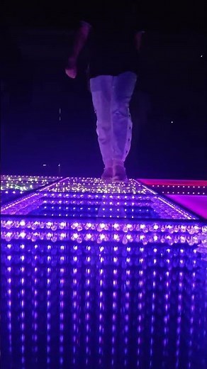 This 3D infinity LED dance floor is a game changer