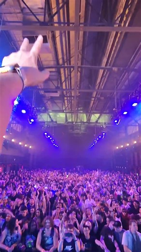 The view from the booth with Ilan Bluestone on his ‘Ignite’ album tour. | Anjunabeats