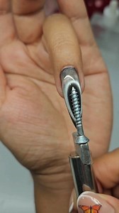 Uñas en tendencia con puntos | Marisol Beauty Tutorials