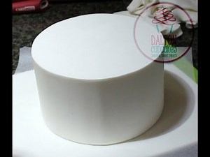 Covering A Cake Dummy With Fondant