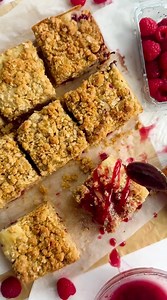 Raspberry Cottage Cheese Breakfast Cake #fitfoodiefinds #breakfast #highprotein https://fitfoodiefinds.com/raspberry-protein-breakfast-cake-recipe/ | Fit Foodie Finds