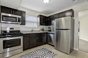 Whitehall Gardens Apartments in Somerset, NJ