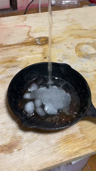 水を一瞬で凍らす実験の真実