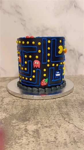 Pac man! 👻 🍓 🍌 🍒 🍊 this was such a fun creation! #pacman #cake #baking #cakeart #fyp #cakedecorating #SweetsBySaraShort