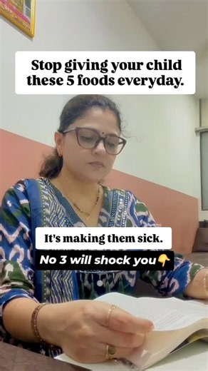 1️⃣ Packaged fruit juice. Even the "no added sugar" kind. Contains sugar of 4–5 fruits & zero fibre. Goes straight to the liver. Give whole fruit instead . 2️⃣ Flavoured yoghurt. "Healthy hai" tag is just marketing. It has more sugar than a biscuit. Give plain dahi with a drizzle of honey instead. 3️⃣ "Multigrain" biscuits. Yes, it's the "healthy swap" you made. The word multigrain means almost nothing. The first ingredient is almost always maida or refined wheat flour. 4️⃣ Instant noodles even 