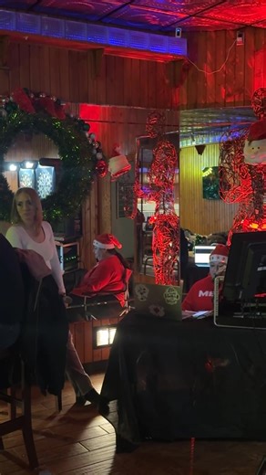 Old Style 6th Street Lounge on Reels