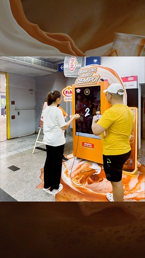 Interactive Vending Machine (IVM) | F&N 🥤 . Sampling is a proven strategy to convert curious shoppers into loyal customers. Our Interactive Vending Machine (IVM) seamlessly dispenses F&N’s latest creation of The Tarik, allowing potential customers to taste and savor the unique flavors that define its product. Leave a delicious impression in their minds. . P/s : Our revolutionary IVM goes the extra mile with its refrigerated function! 🚀✨ Sip on the spot and indulge in the perfect temperature of