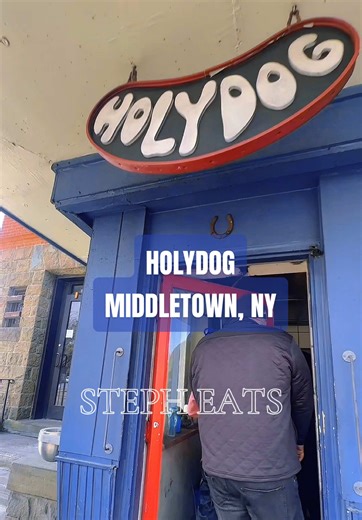 If you’re in the middle of town, New York area stop by holydog trust me you won’t regret it!! This place is definitely the hit up spot!!! Make sure to get there early due to being packed. #holydog #middletownny #foodie #lunchtime #stepheats