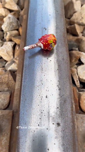 TRAIN vs लॉलीपॉप | High-Definition Rail Audio #shorts